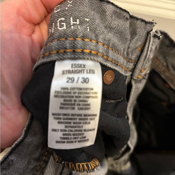 Aeropostale Gray Distressed straight leg Essex Jeans Size 29/30 - Picture 9 of 11